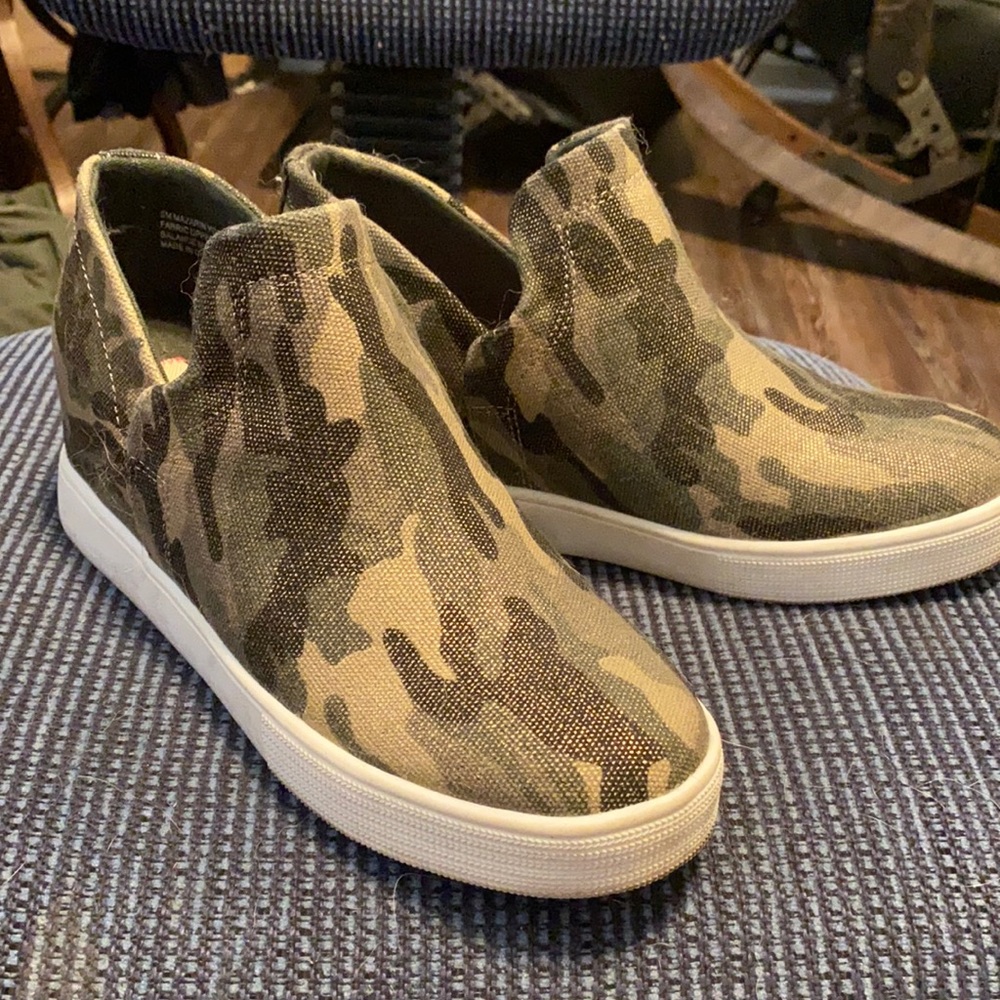 Camo cute shoes!